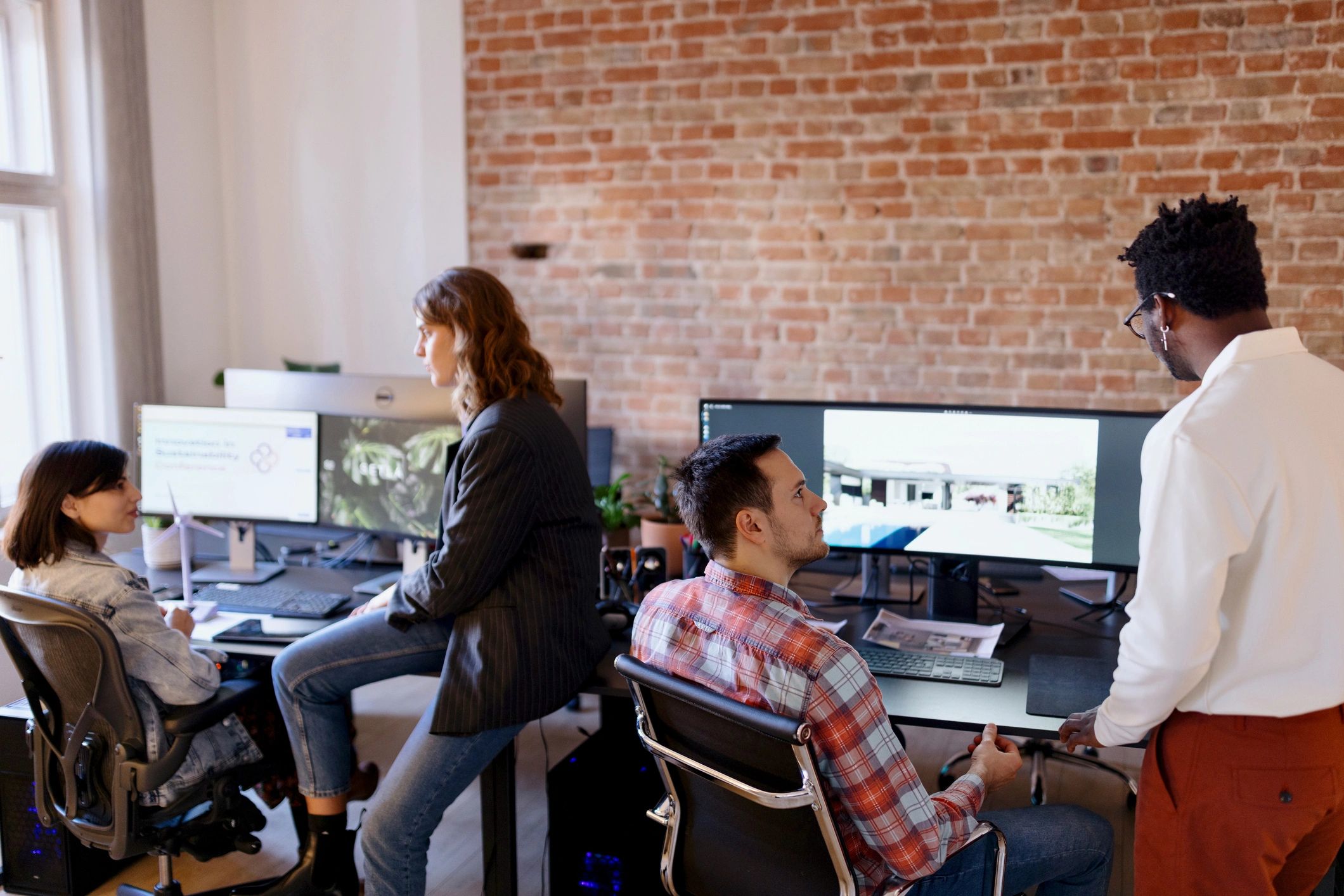 modern SaaS team office